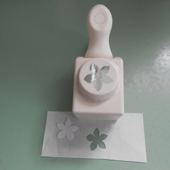 Group of 4 Martha Stewart Paper Punches Border Edge Corner Butterfly Flower - Picture 6 of 11